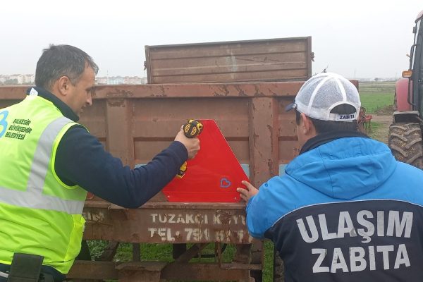 Büyükşehirden Gönen’e reflektör desteği