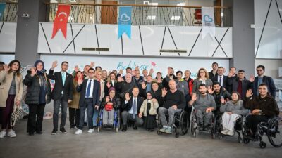   Balıkesir Büyükşehir Belediye Başkanı Ahmet Akın, 3 Aralık Dünya