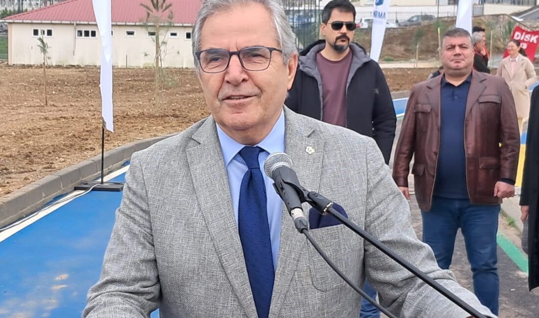 Bandırma Belediye Başkanı Dursun Mirza Genel İş Sendikasına üye kadın