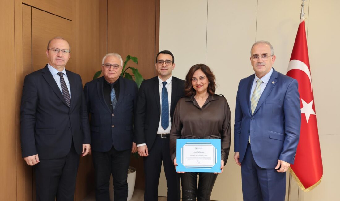 BANÜ  İktisadi ve İdari Bilimler Fakültesi Dekanlığında devir teslim töreni