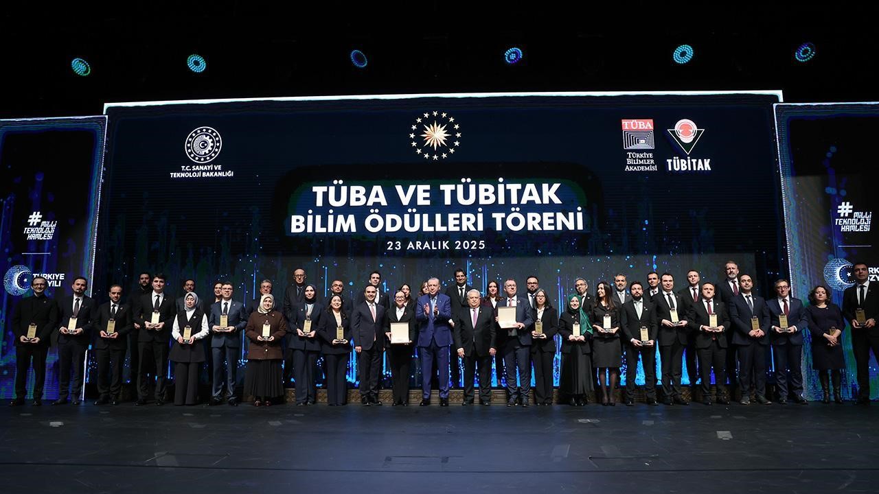 Rektör Boz TÜBA ve TÜBİTAK Ödül Törenine Katıldı