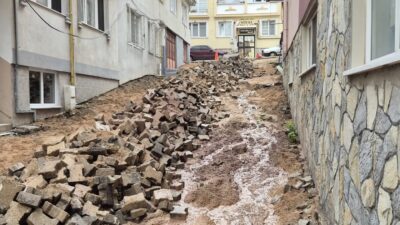 Bandırma Belediyesi, kentin dört bir yanında yürüttüğü altyapı, çevre düzenleme