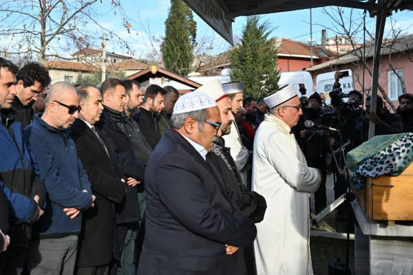 Elif Kumal toprağa verildi