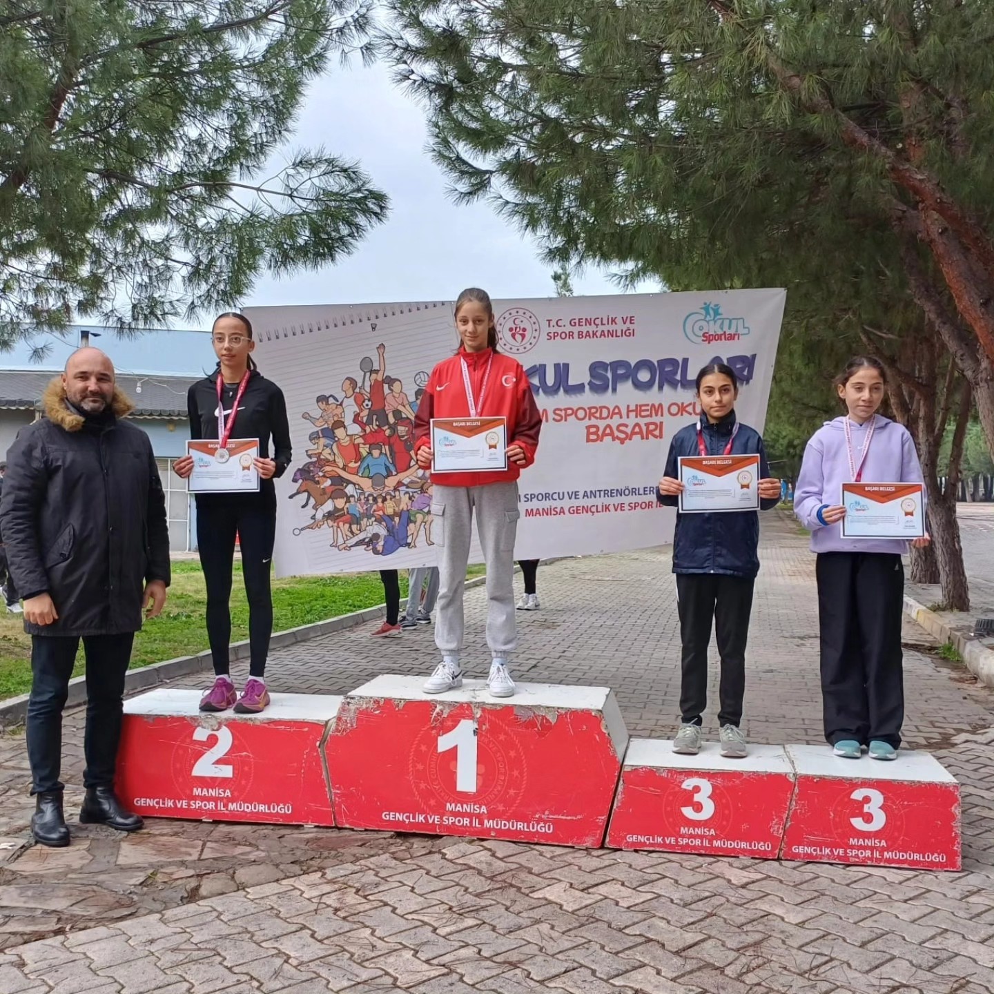 Okul sporlarında Bandırmalı atletlerin büyük başarısı