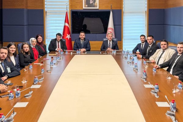 Ak Parti Gençlik Kolları Ali Taylan Öztaylan’ı ziyaret etti