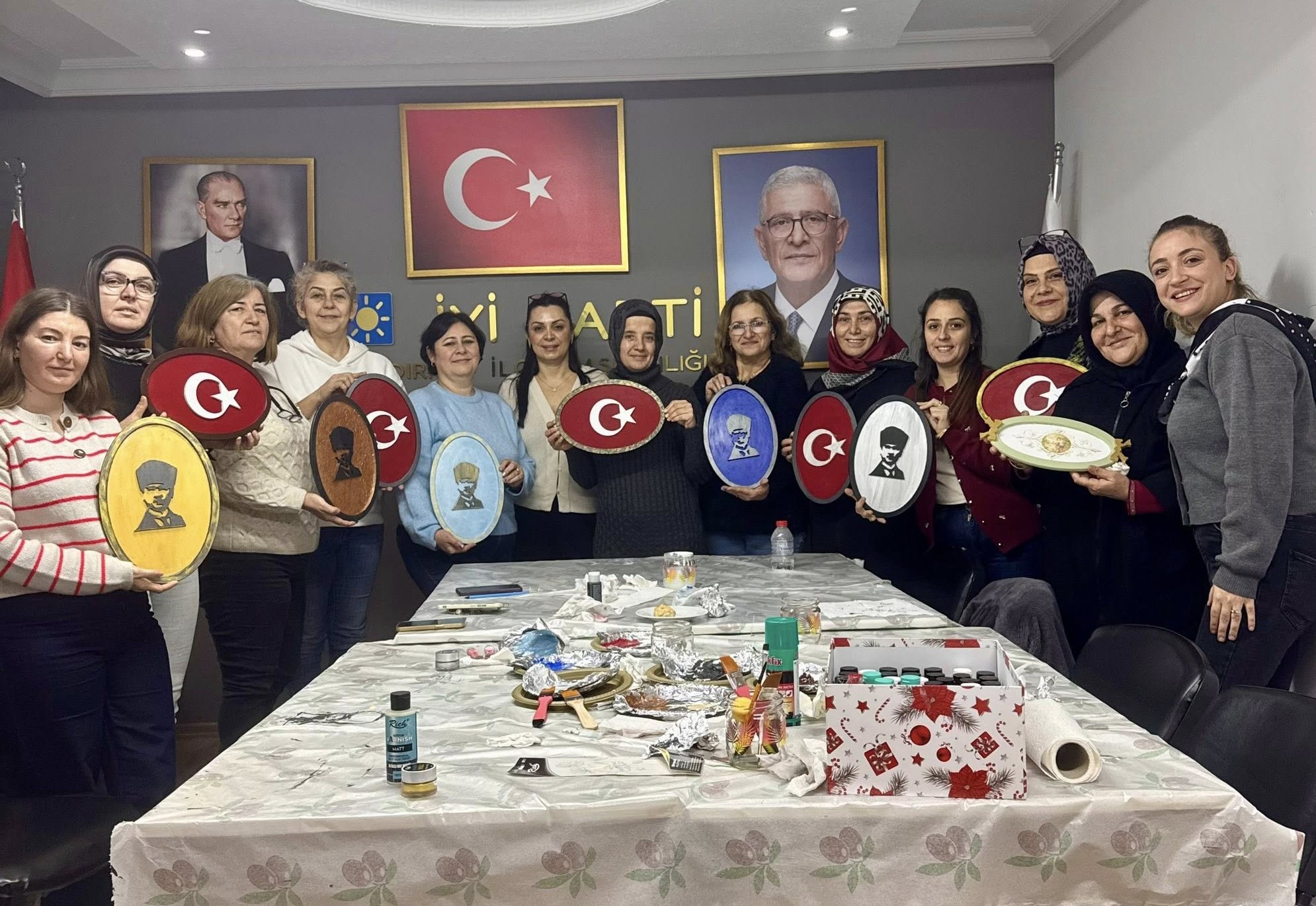 İyi Partili kadınların el emeği ürünleri