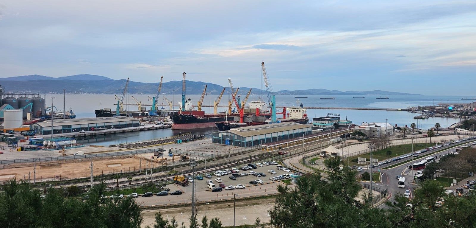 Bandırma Limanında 2025 yılında dış ticaret hacmi 2 milyar 233 milyon dolar oldu