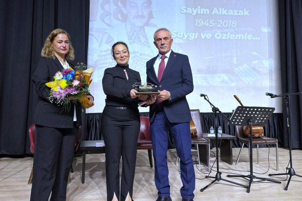 Uğur Mumcu ödülü merhum Saim Alkazak’a verildi