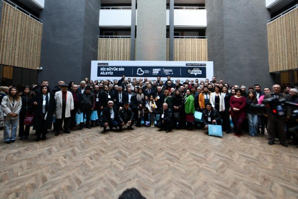 Akın: En büyük destekçimiz basın mensuplarımızdır