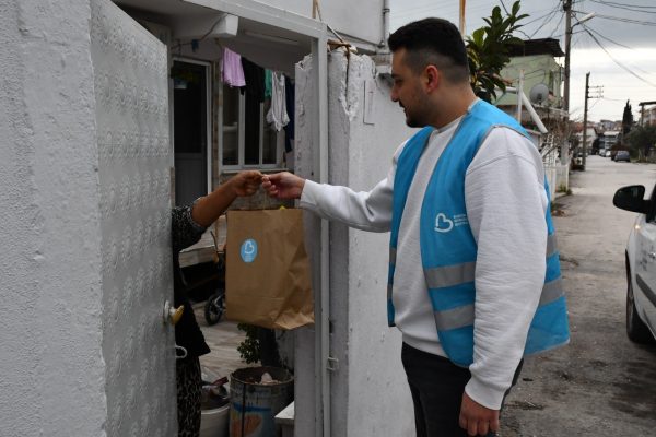 Akın: Hiçbir çocuğumuzun beslenme çantası boş kalmayacak