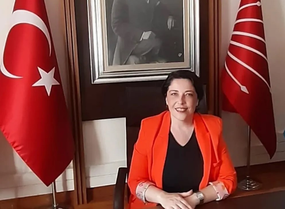 Özdemir: Bayrağımıza yapılan saygısızlık kabul edilemez
