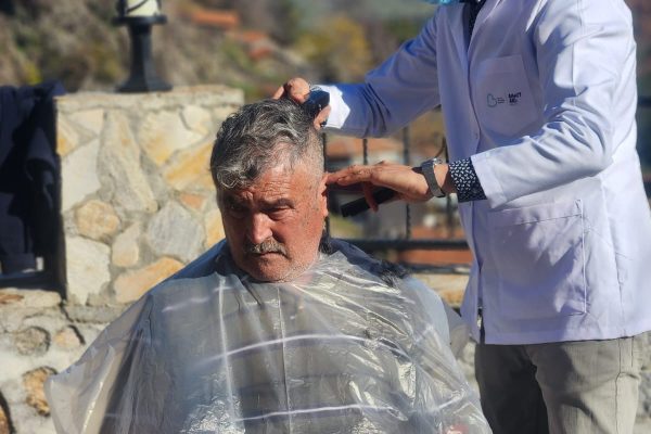 Yakın Berber uygulaması ilçe ilçe dolaşarak hizmete devam ediyor