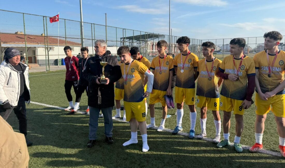 Okul Sporları faaliyetleri kapsamında düzenlenen Genç Erkekler Futbol İl Birinciliği