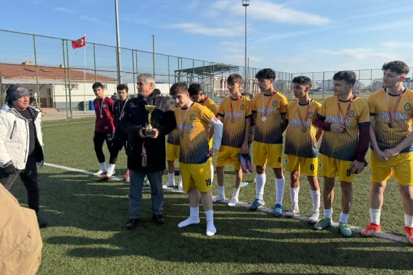 Okul Sporları Genç Erkekler Futbol İl Şampiyonu Bandırma MTAL