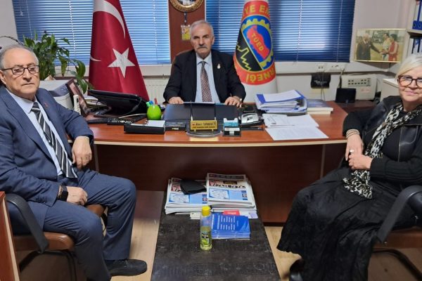 En düşük emekli aylığı asgari ücret kadar olmalıdır