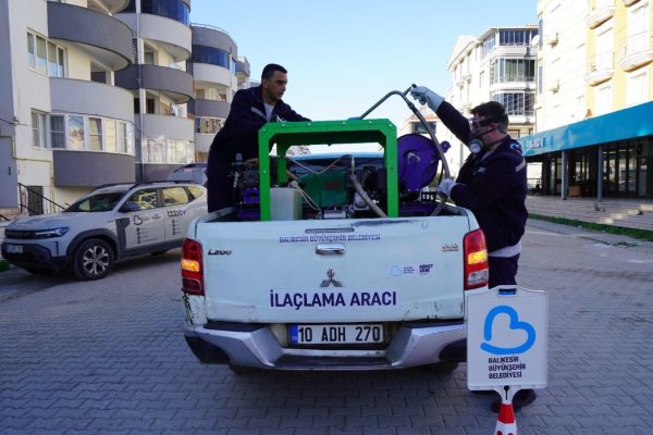 Büyükşehir haşerelere karşı kışlak mücadelesini sürdürüyor