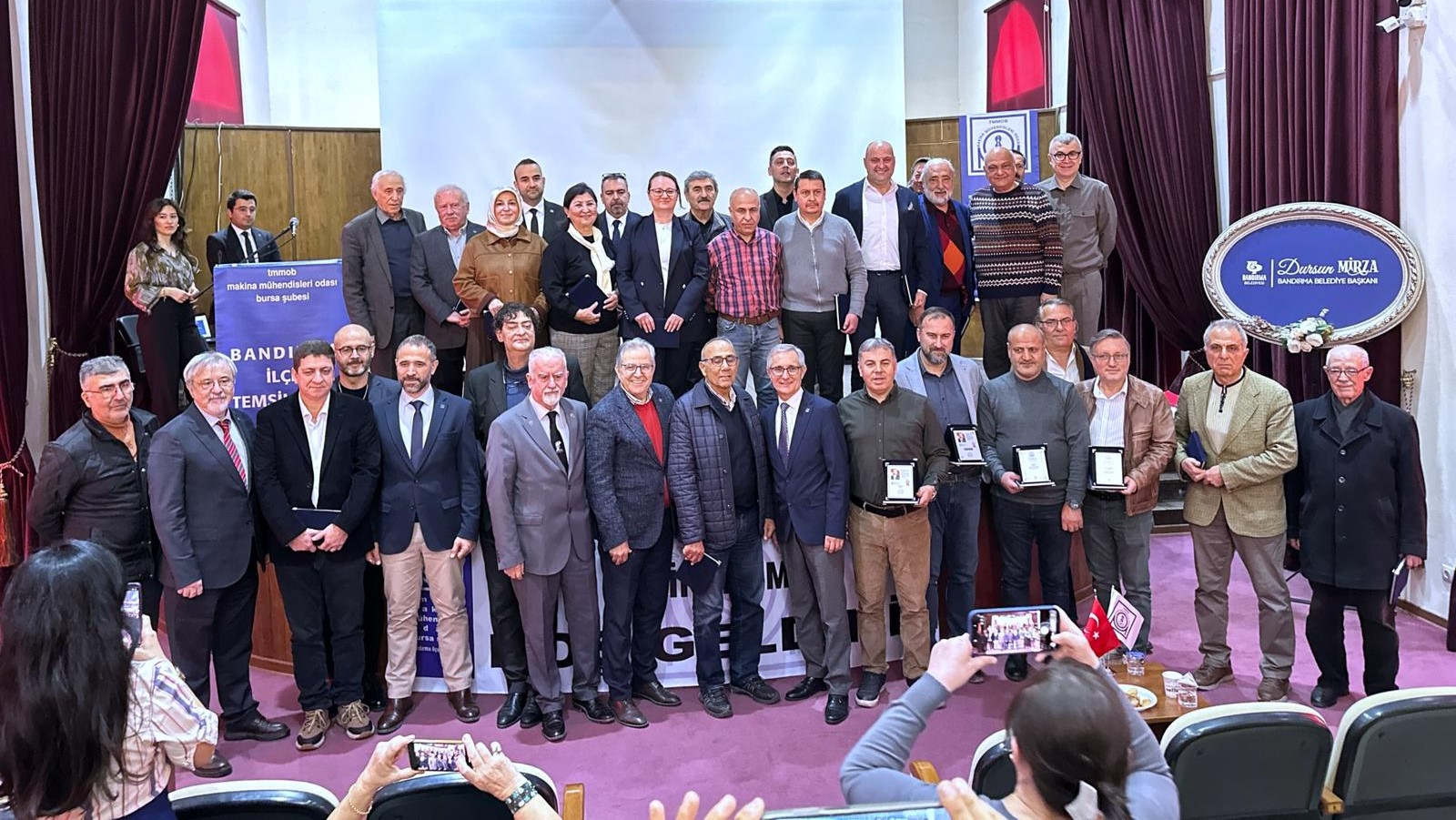 Makine Mühendisleri Plaketlerini aldılar