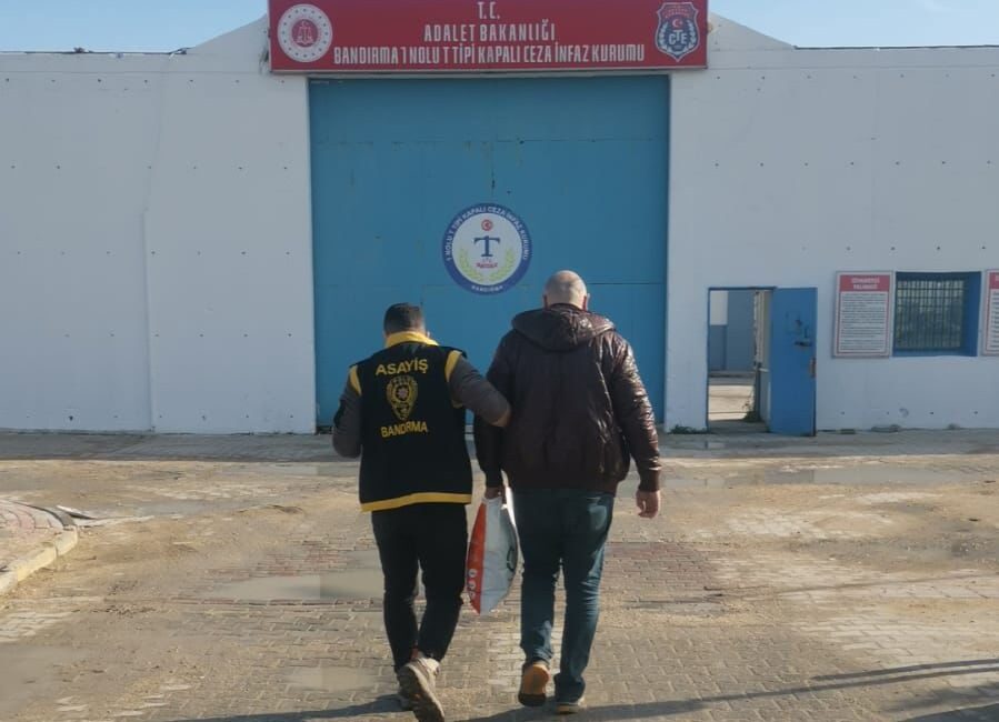 Bandırma İlçe Emniyet Müdürlüğünün aranan şahısların yakalanmasına yönelik yürütülen çalışmalar