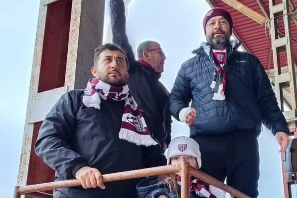 4,5 yıl sonra tribünlere döndü
