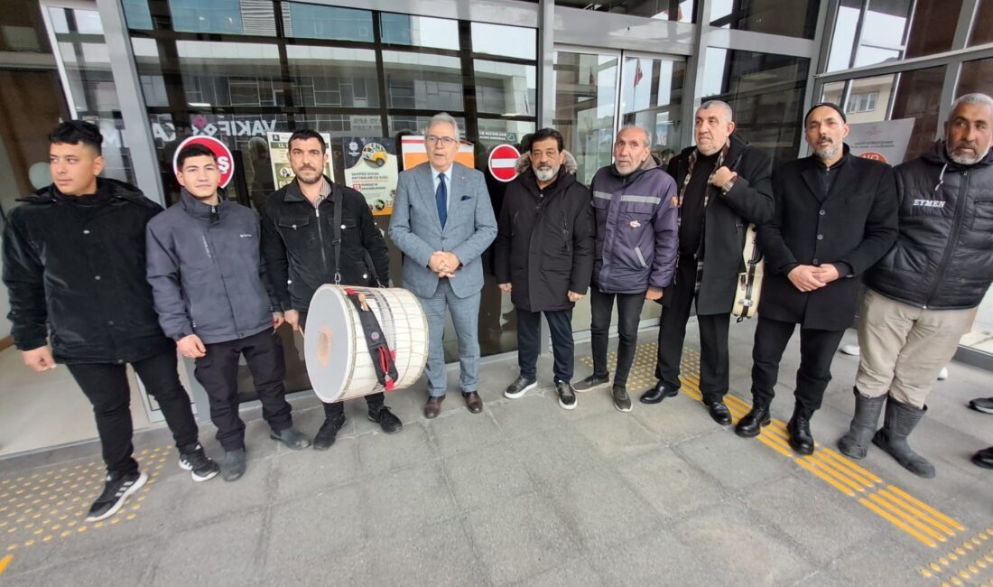 Mübarek Ramazan Ayının başlaması dolayısıyla Bandırma Belediyesinden görev kartlarını alan