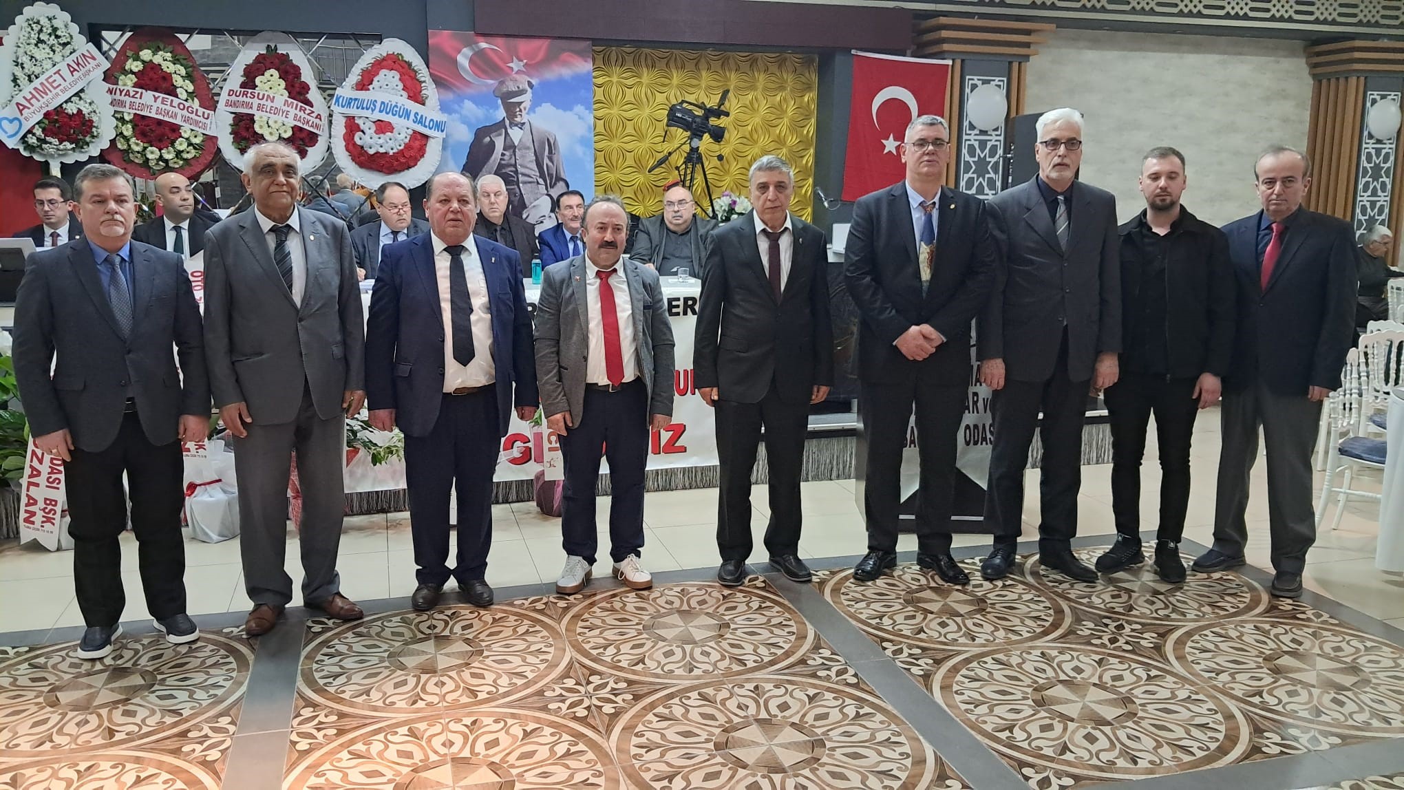 Üyeler Ömer Metin ile devam dedi