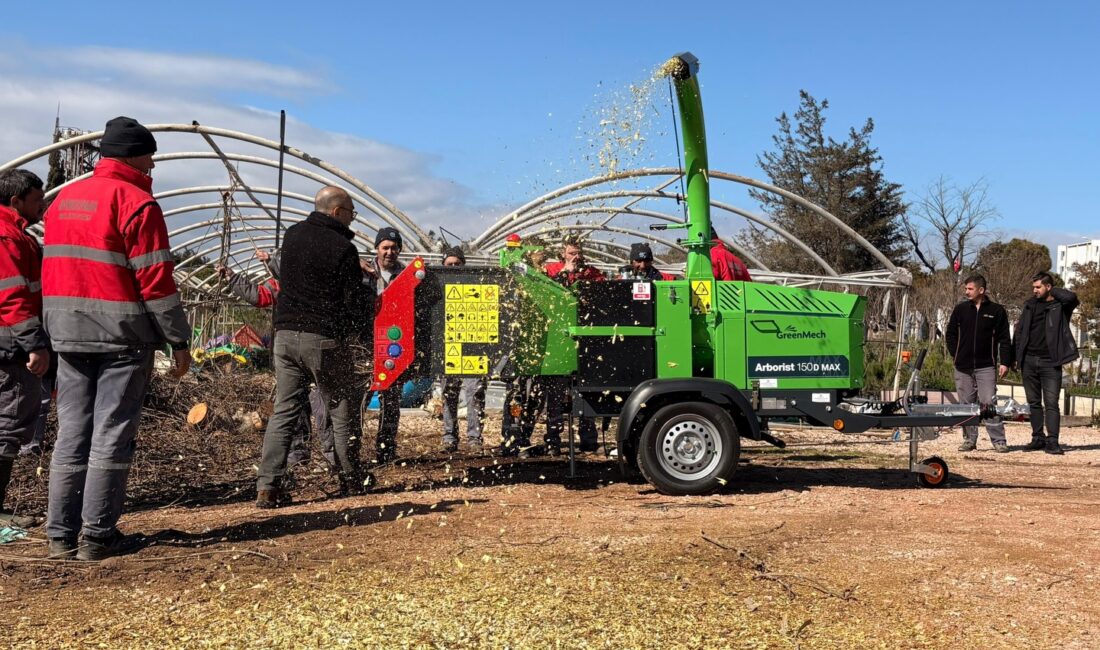 Bandırma Belediyesi, kent genelinde sürdürülen çevre düzenleme, bakım ve peyzaj