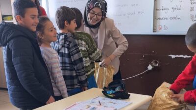 Kadın-Der yardım çalışmaları kapsamında ülkenin farklı bölgelerindeki çocukların eğitim hayatlarına