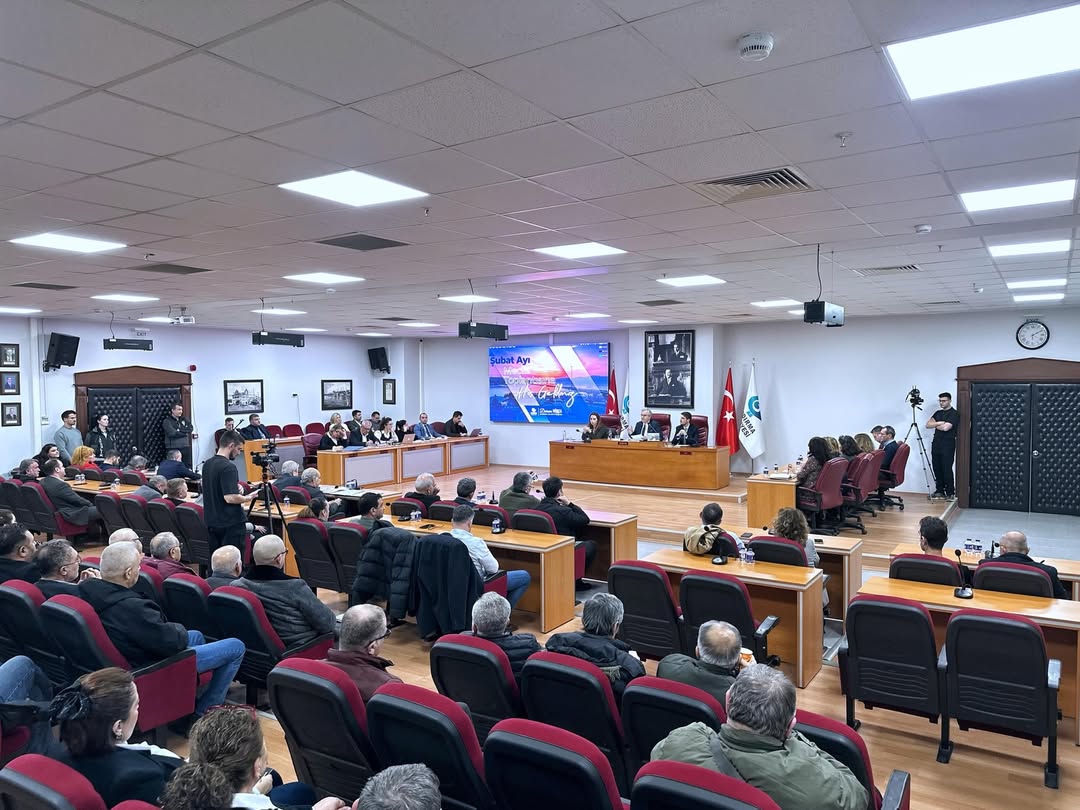 Deprem videosu mecliste tansiyonu yükseltti