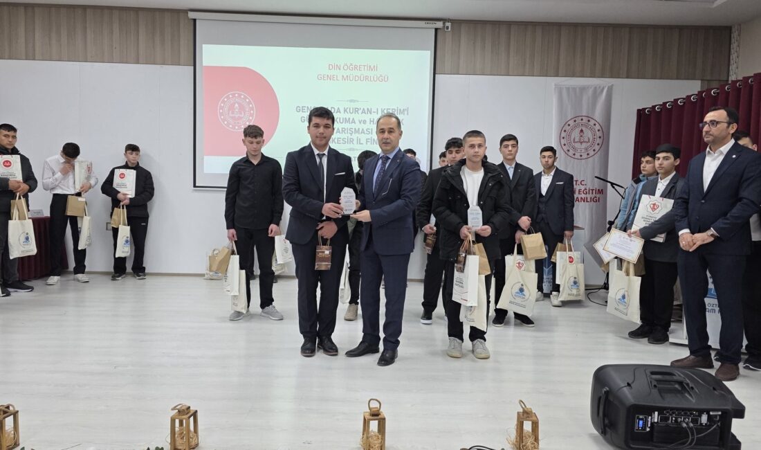 Milli Eğitim Bakanlığı koordinasyonunda Bandırma’da  “Genç Sadâ Kur’an-ı Kerim’i Güzel