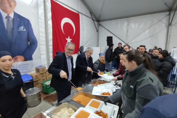 Vatandaşlar Ticaret Borsasının iftarında buluştu