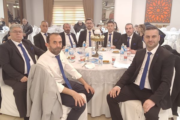 Ağaç İşleri Odası’nda kazanan Mücahit Topcu ve ekibi oldu