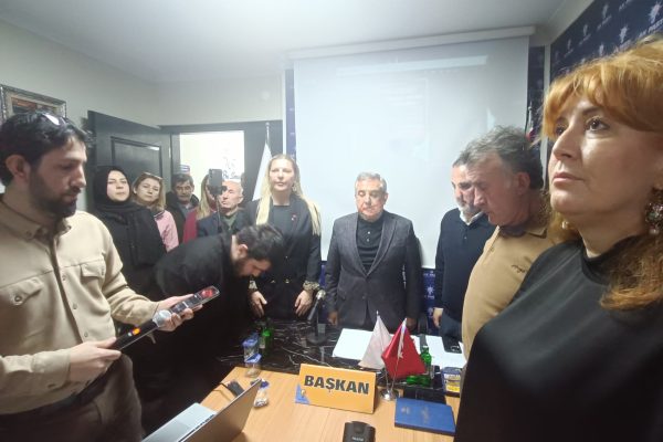 Karlahan: Ne özür dilemesi  biz yargıya başvuracağız