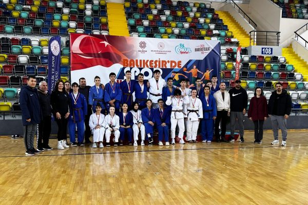 Büyükşehir’in sporcuları güreş ve judoda madalyaları topladı