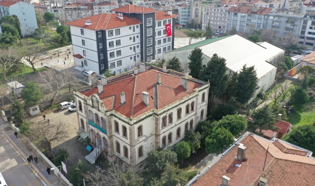 &nbsp; Bandırma İhsaniye Mahallesi’nde bulunan ve Eski Askerlik Şubesi/Redif Kışlası