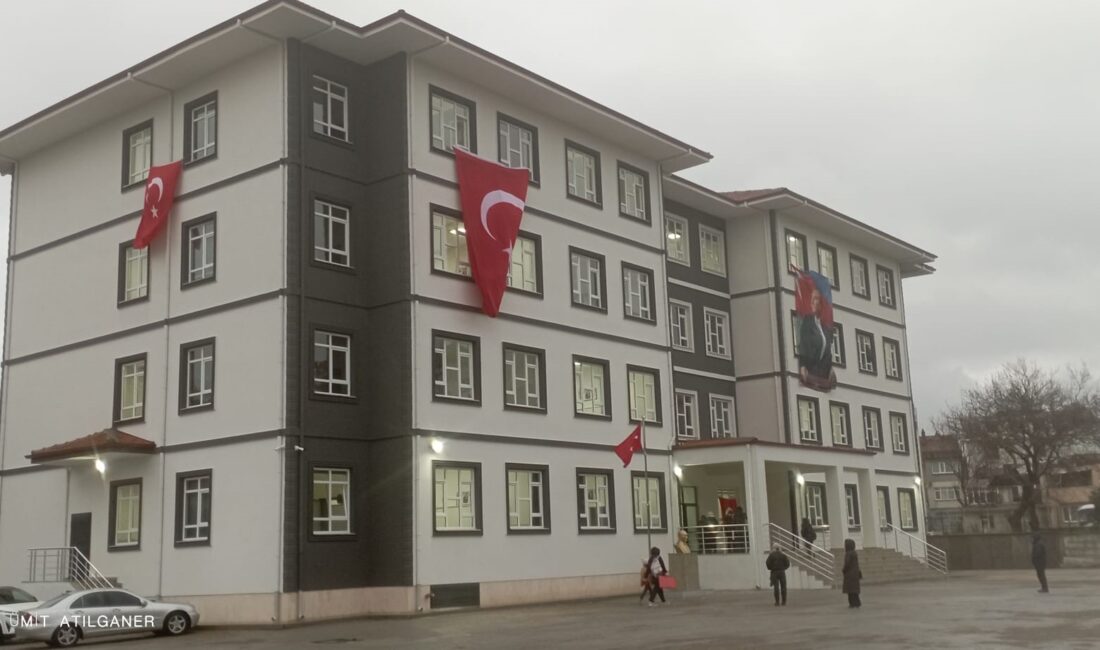 Bandırma’nın en köklü ve eski okullarından biri olan ve 1936