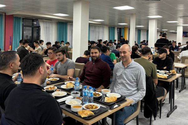 Zağnos Paşa Yurdunda ilk iftar