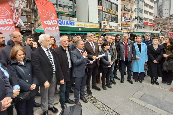 Erden Köybaşı partililere hitap etti
