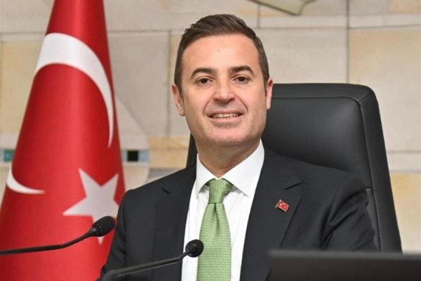 Akın: Tıbbiyeli Hikmet’in cesareti hekimlerimizin yolunu aydınlatıyor