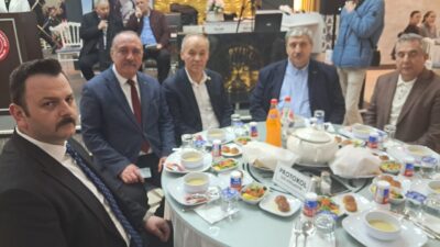 MHP İlçe Teşkilatının Kurtuluş Düğün Salonundaki iftar yemeğine yoğun katılım