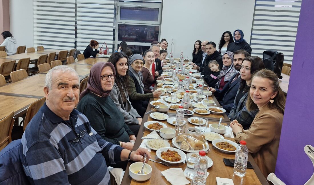 Bandırma Gençlik ve Spor İlçe Müdürlüğü aziz şehitlerimizin kıymetli ailelerini