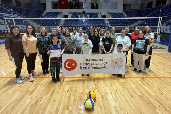 8 Mart Dünya Kadınlar Günü’nde “Evinin Sultanları” Sahada Buluştu