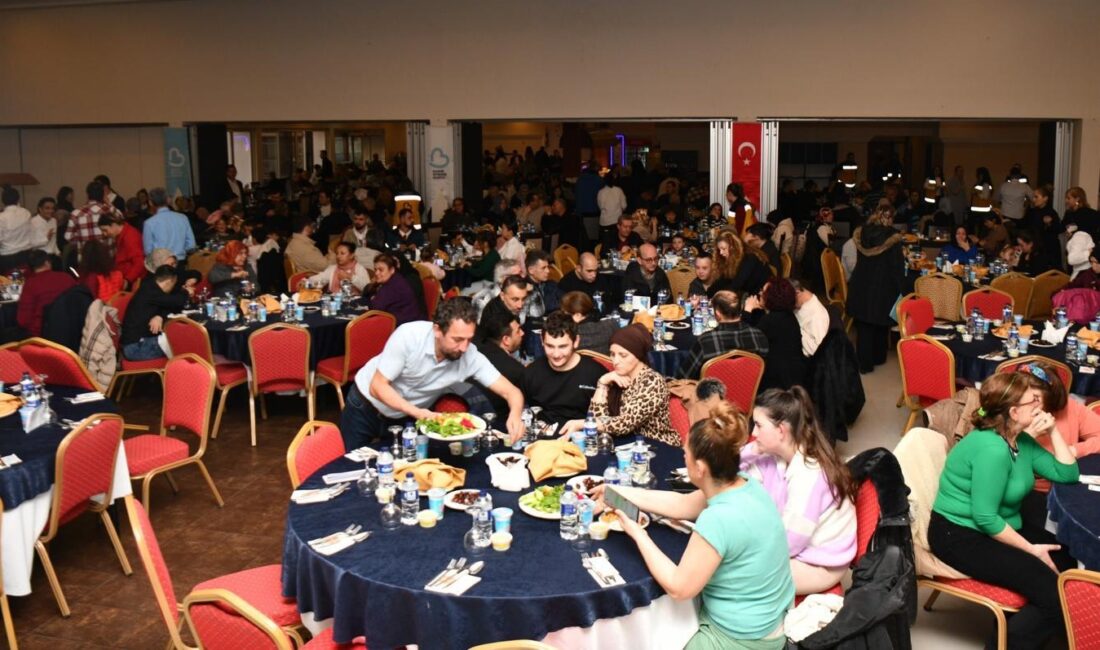 Balıkesir Büyükşehir Belediye Başkanı Ahmet Akın; sevginin, paylaşmanın ve bereketin