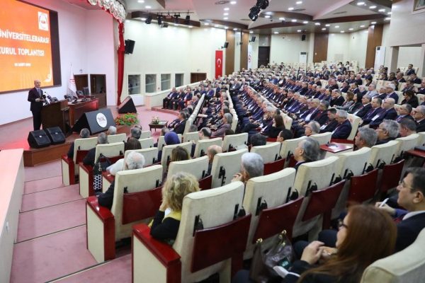 Rektör Boz ÜAK Toplantısına katıldı