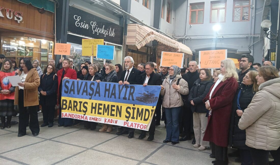Bandırma Emekçi Kadın Platformu Bileşenleri, bir araya gelerek İsrail ve