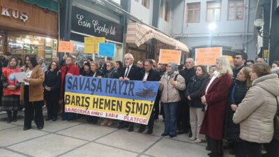 Bandırma Emekçi Kadın Platformu Bileşenleri, bir araya gelerek İsrail ve
