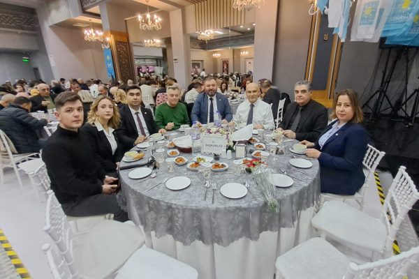 İyi’ler iftarda bir araya geldiler