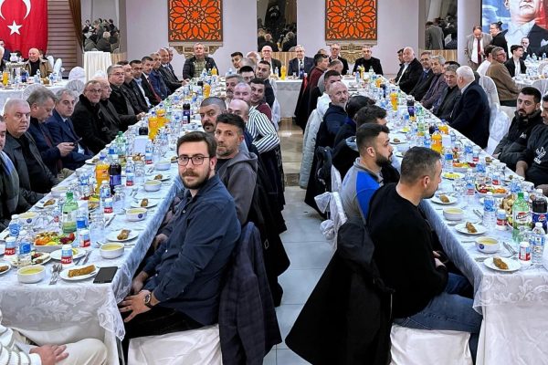 Küçük Sanayi Sitesinde Geleneksel İftar Yemeği