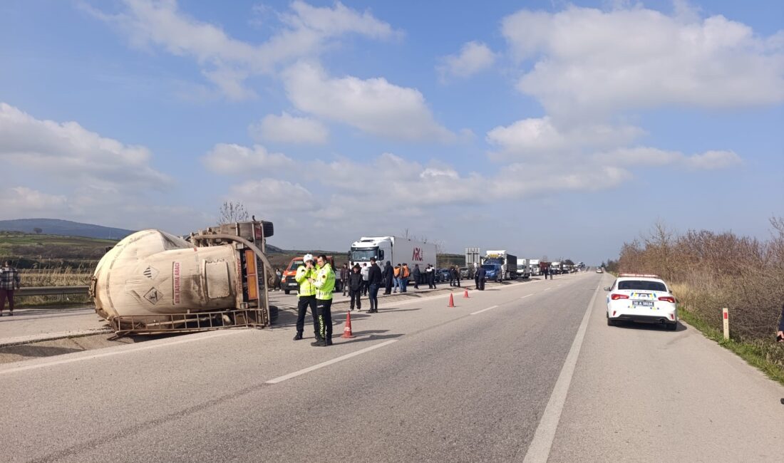 Gönen ilçesi Denizkent mevkiinde meydana gelen tek taraflı trafik kazasında
