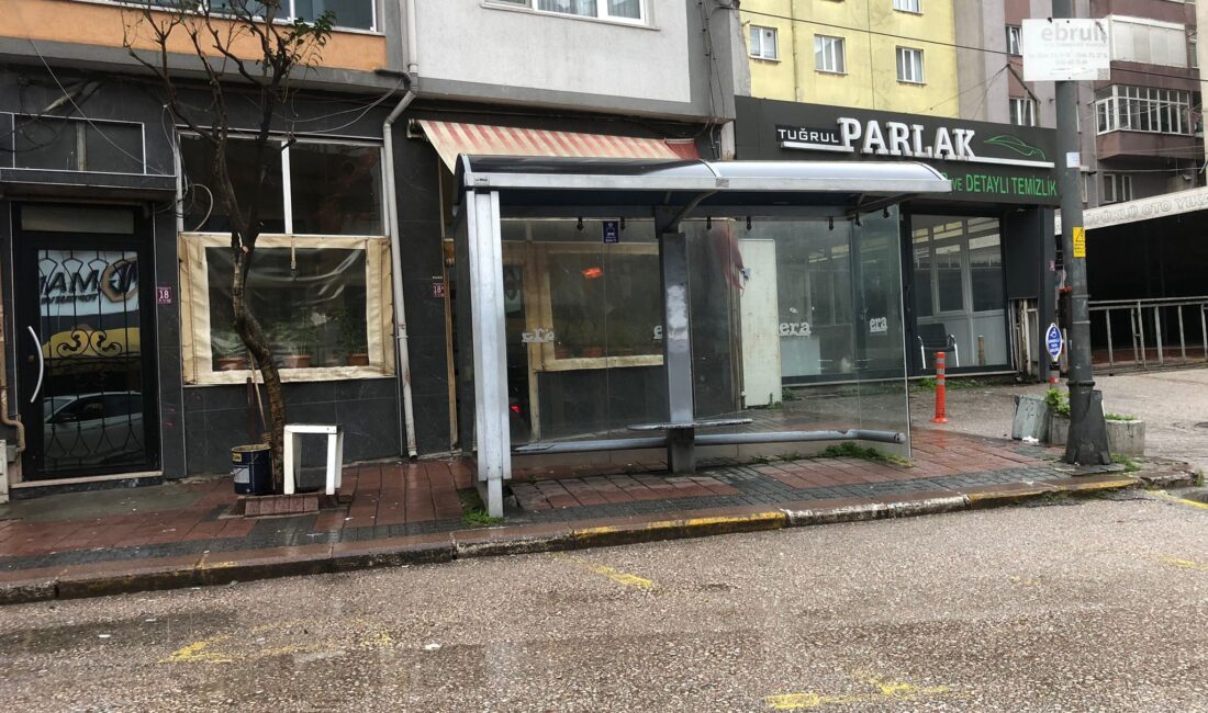 Bandırma’da sabah saatlerinde çıkan kavgada 1 kişi hayatını kaybetti. Edinilen