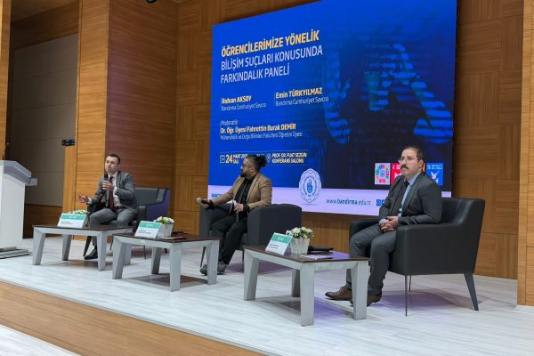 Bandırma’da bilişim suçları paneli düzenlendi